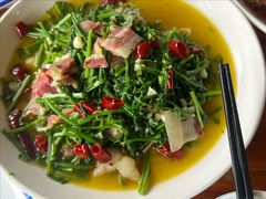 水蕨菜炒腊肉-瑶河山里菜