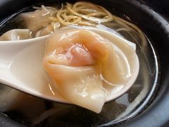 蟹粉小馄饨-馋三尺蟹粉小笼(人民广场店)