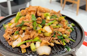 Iron Plate Steamed Cake with Lamb