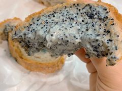 黑松露鱼子酱面包-Let's Taipei 非常烘焙(太古里店)