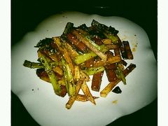 土豆条干煸牛肉-德居源