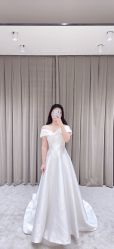 点击看大图 -Renee芮亦婚纱
