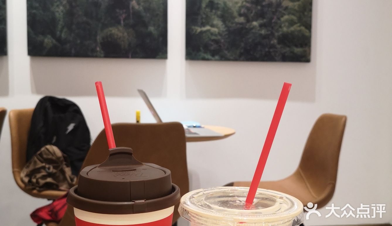 月亮🌙弯弯，绵绵绵绵缠缠。咖啡分你一半