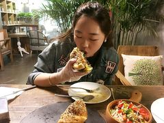 -HIGH FIVE哈福手工汉堡(桂林路店)