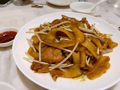 干炒牛河-香港百合居(LCM置汇旭辉广场店)