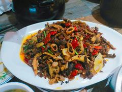 -忙前忙后妈妈菜馆