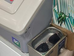 -美式眼镜·授权蔡司.依视路.尼康.豪雅.明月(人民广场店)