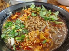 -爆炸头阿姨小四川正宗川味小吃(无任何分店)