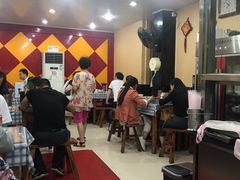 大堂-潘国仙耳光馄饨(黄家阙路店)