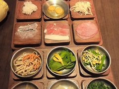 -银米·云南传统过桥米线(双廊黑金冠店)