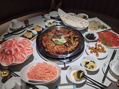 -茅草房·河畔园林火锅