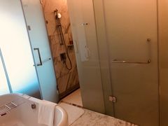 -上海滴水湖皇冠假日酒店