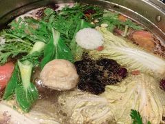 -尚尚仙·酸汤猪手·猪肚鸡火锅(华联万柳购物中心店)
