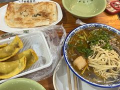 -叶新小吃店(来凤小区总店)