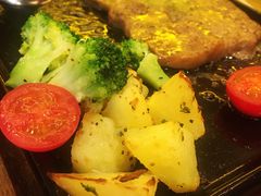 -必胜客(WOW南雄店)