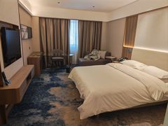 -济南南辛庄地铁站银座佳悦酒店