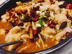 香辣石锅鸭嘴鱼-漓江又一軒·广西菜·桂林米粉(梅林店)