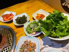 -唯成•韩国炭火烤肉 유성고기