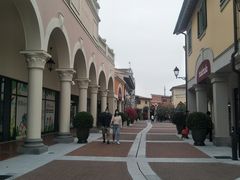 -佛罗伦萨小镇广佛名品奥特莱斯(疏港路店)