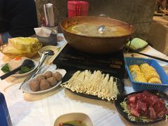 -鲜入围煮花胶鸡海鲜火锅