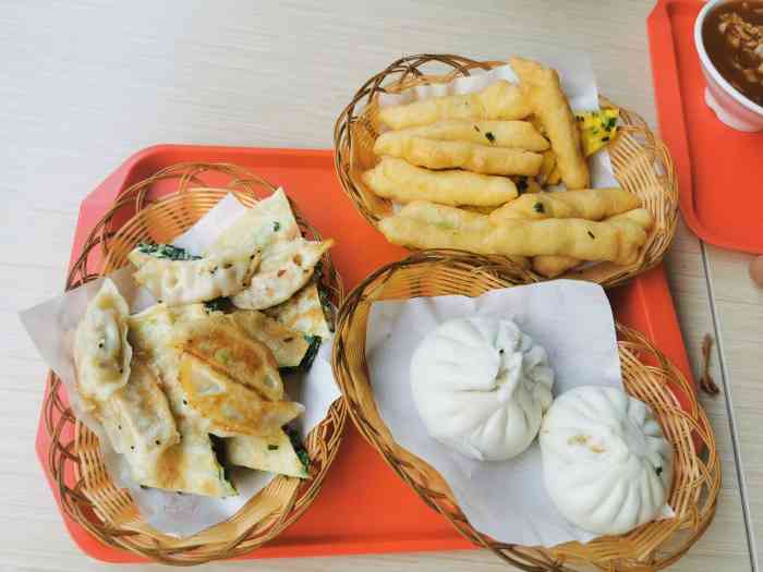 王春光早餐工程中式快餐(经五路店)-"到郑州旅游,想品尝当地特色"胡辣