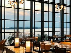 靠窗位-新食谱全日制餐厅·苏州苏州湾艾美酒店