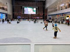 -冰纷万象滑冰场(赣州华润万象城店)