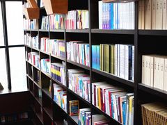 -钟书阁(松江泰晤士小镇店)