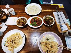 -歹歹的加个面过油肉拌面