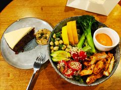 鸡肉牛油果芒果色拉-Wagas沃歌斯(太古汇店)