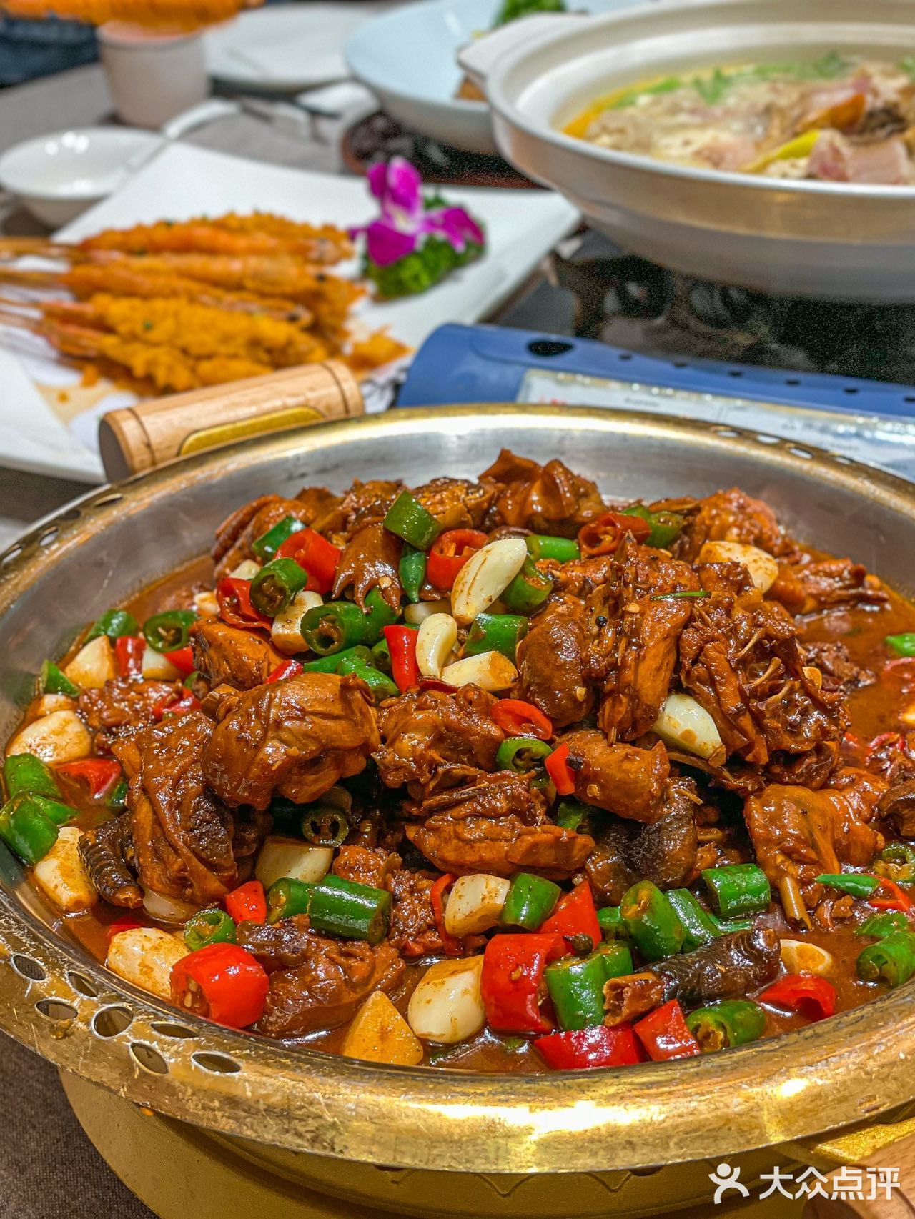 没错！就是藏在朝天宫巷子里的锅气老南京菜馆