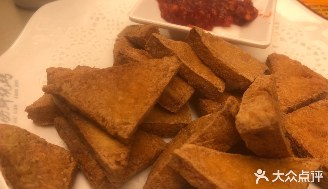 不愧是老牌的大成烧烤晚上坐满了