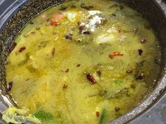 石锅酸菜鱼-周鱼小馆石锅酸菜鱼(活力汇店)