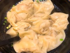 虾仁鲜肉大馄饨-真真鲜馄饨店(启蒙路店)