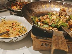 -费大厨辣椒炒肉(高铁吾悦广场店)