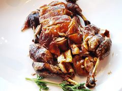 飘香樟茶鸭配黄金饼-上海小南国(正大店)