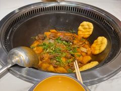 -靠山屯东北铁锅炖(东北菜，古美西路店)