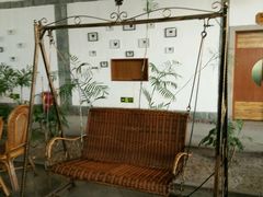 -红栌温泉山庄生态美食餐厅