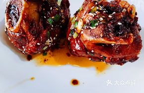 Sauce-braised Pork Bones