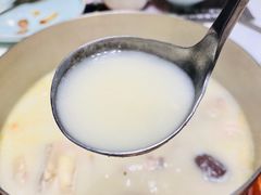 -洪氏嗨捞·猪肚鸡火锅(阳光天地店)