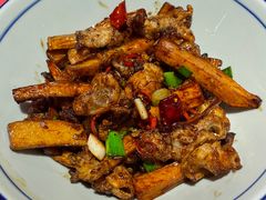 腊肥肠炒杏鲍菇-荆九爷爆炒桥头三嫩(浙大店)