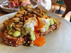 牛油果吐司-BOR Eatery(安福路店)