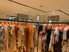 -乐蓬马歇百货公司(Rive Gauche)