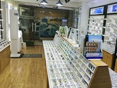-MiRi眼镜·蔡司·星趣控·尼康控优点视觉合作店(南京东路店)