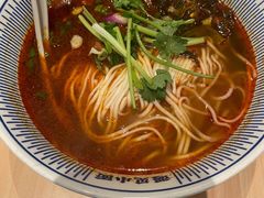 酸菜牛肉面-遇见小面(白云机场T2安检外店)