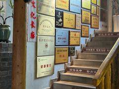 -头上红煨盐鸡·非遗院子餐厅