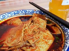 红油米线-老字号杨坡红油米线腊汁肉夹馍(东四道巷店)