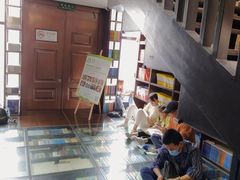 -钟书阁(松江泰晤士小镇店)