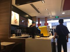 -麦当劳(汉口火车站候车室店)