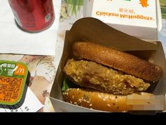 麦麦咔滋脆鸡腿堡-麦当劳(南京苍山路店)